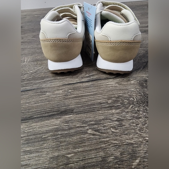 Boys toddler sneakers size 8 NWT - Picture 3 of 6